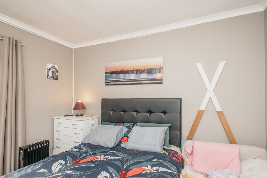 2 Bedroom Property for Sale in Oakglen Western Cape